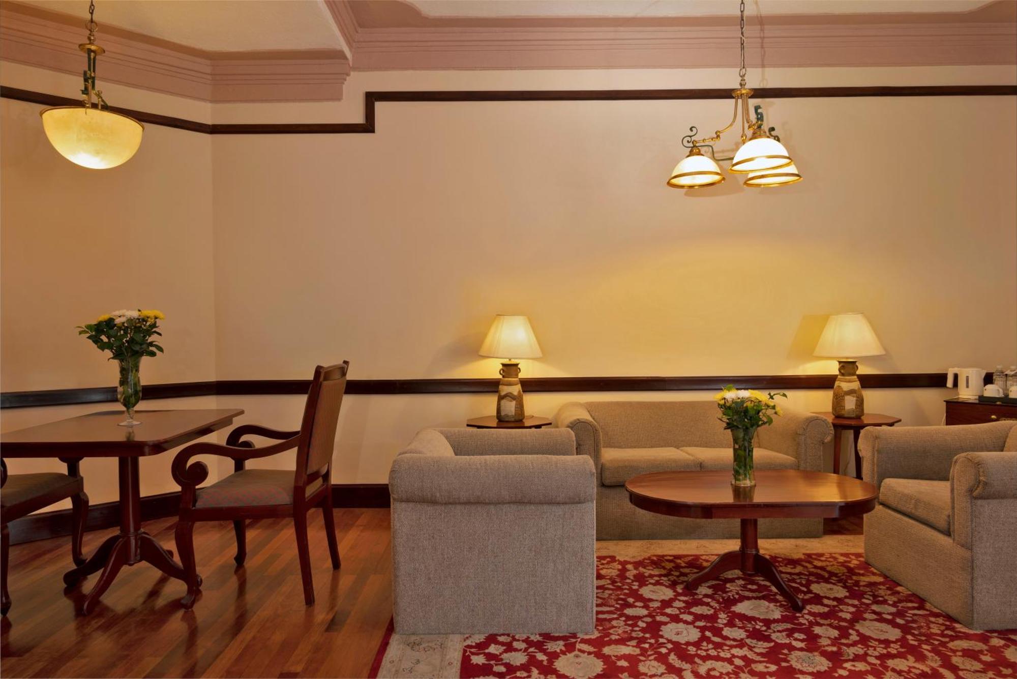The Grand Hotel - Heritage Grand Νουβάρα Ελίγια Εξωτερικό φωτογραφία